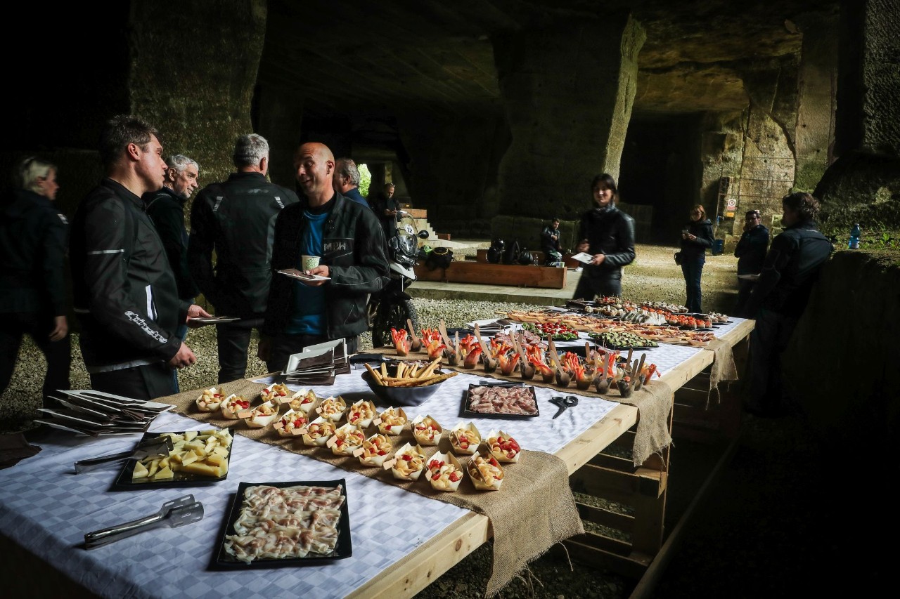 Triumph Adventure Experience: quando la moto va a braccetto con l'architettura